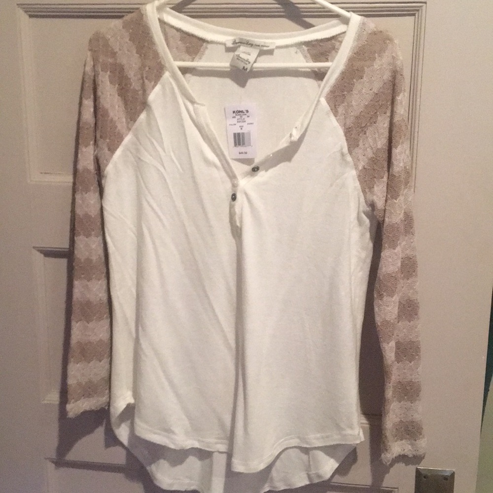 *SOLD* Super cute tee